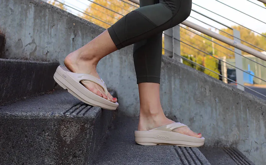 OOFOS Womens OOmega OOlala Sandal Nomad